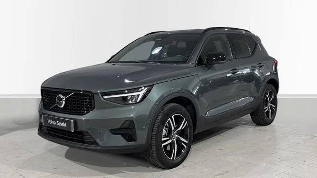 VOLVO XC40 Plus, B3 Mild hybrid, Gasolina, Dark