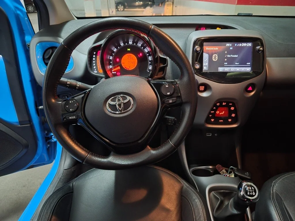 TOYOTA Aygo Aygo 70 x-wave