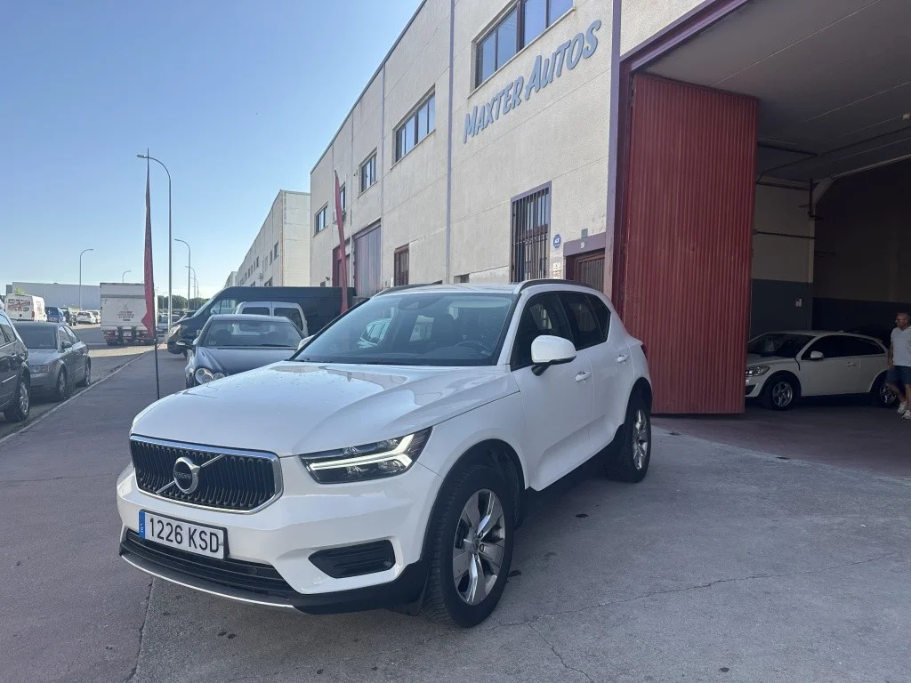 VOLVO XC40 XC40 T3 Momentum