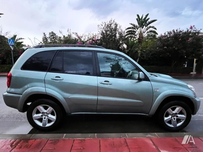 TOYOTA RAV-4 RAV-4 2.0D4-D Sol