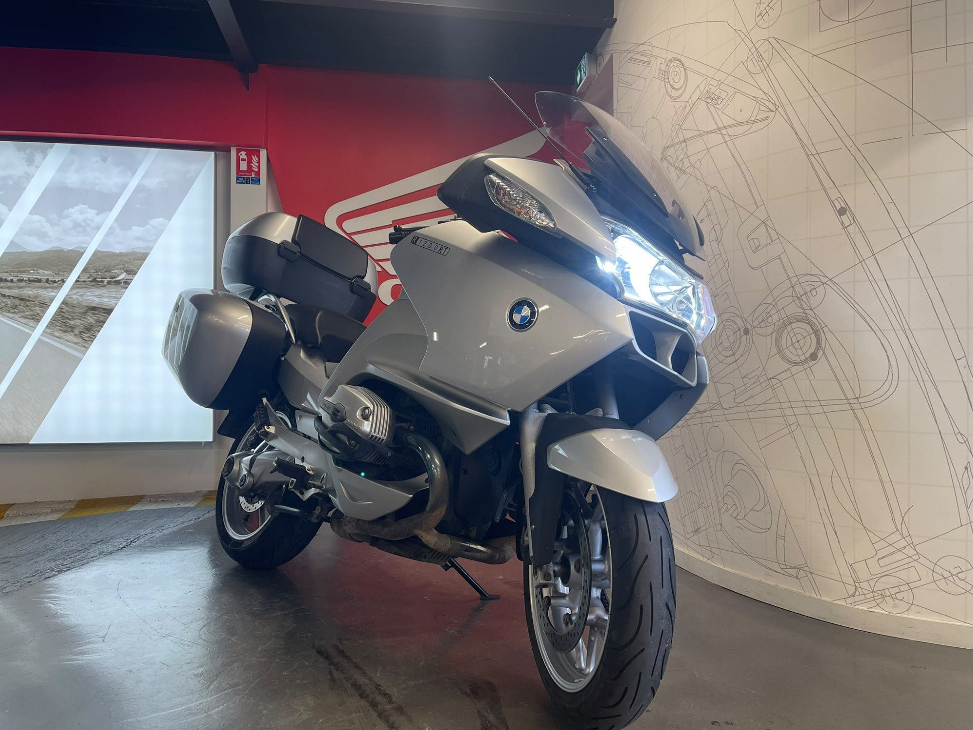 BMW - BMW R1200RT - DEPOT VENTE - 4990€ - 98€/MOIS*