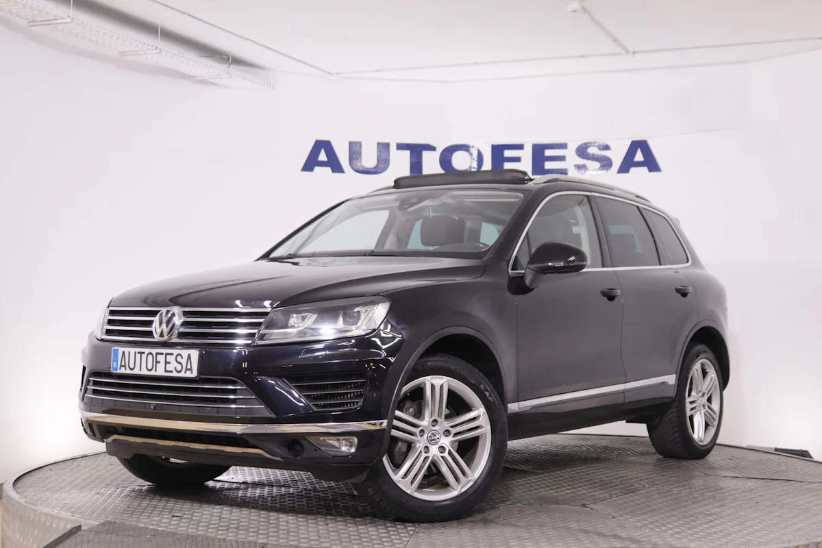 Volkswagen Touareg 3.0 V6 TDI PREMIUM 4MOTION 262CV AUTO 5P S/S # TECHO ELECTRICO PANORAMICO, NAVY, CUERO, BIXENON,