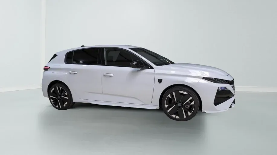 Peugeot 308 NOUVELLE 308 Hybrid 145 e-DCS6 GT Zéro km immatriculé