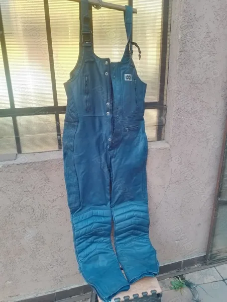 Vând pantalon- salopeta(piele) moto