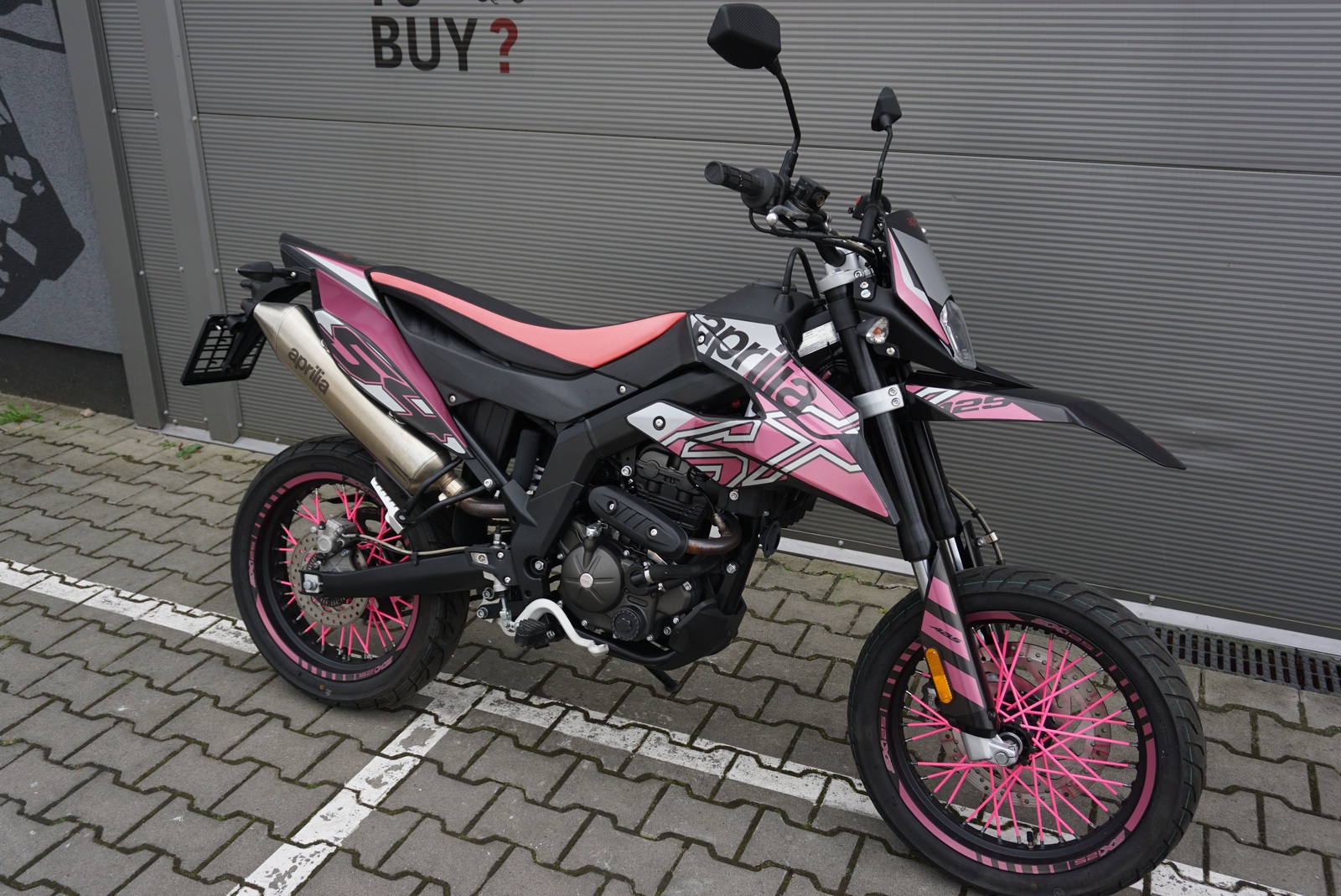 Aprilia SX 125 PINK