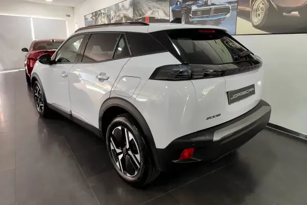 Peugeot 2008 2024 1.2 PureTech Allure
