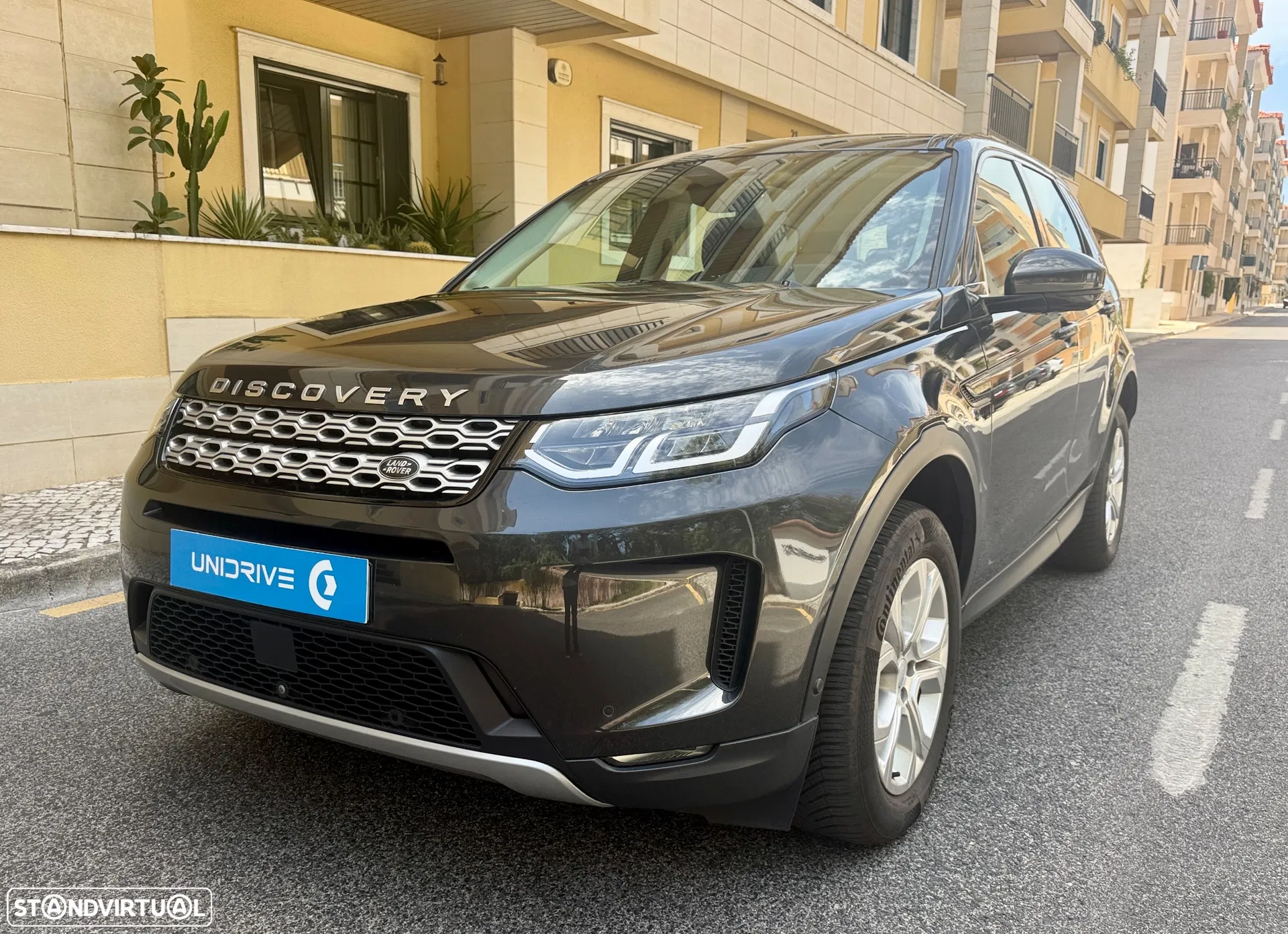 Land Rover Discovery Sport P300e