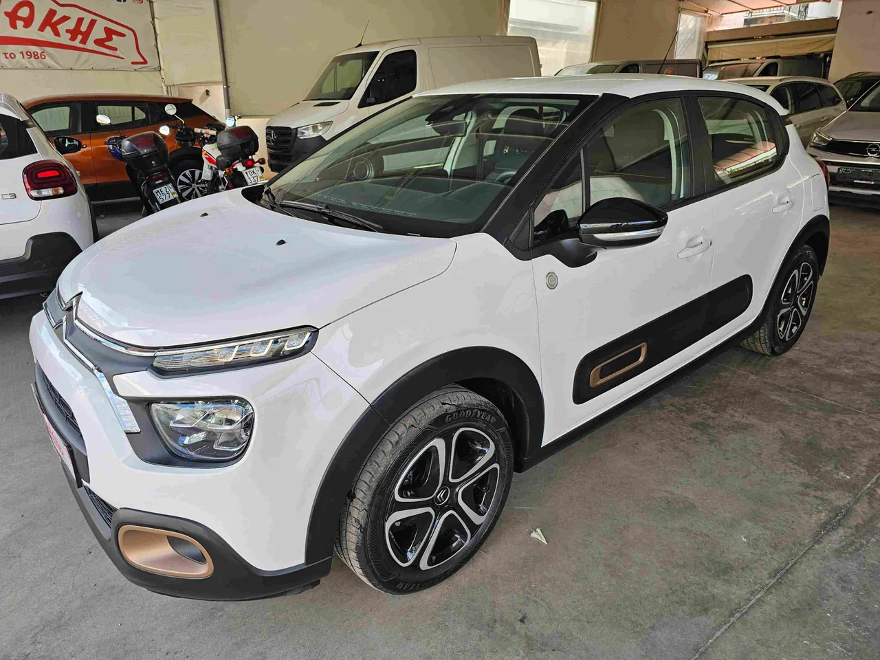 Citroen C-Series '23 - 1.2 Βενζίνη 83hp - C-Series