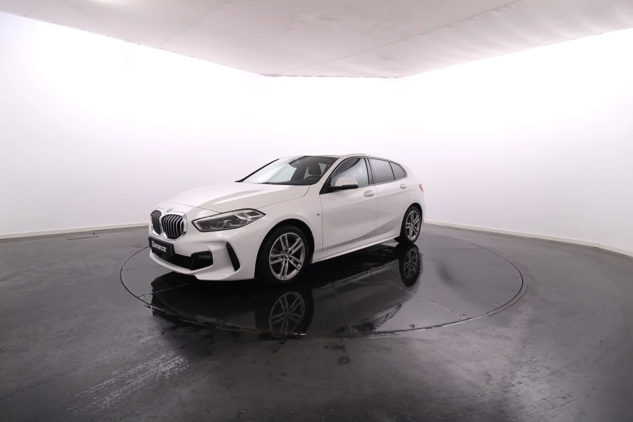 BMW Serie 1 - 116 d Pack M Cx. Aut. / Vidros Escurecidos