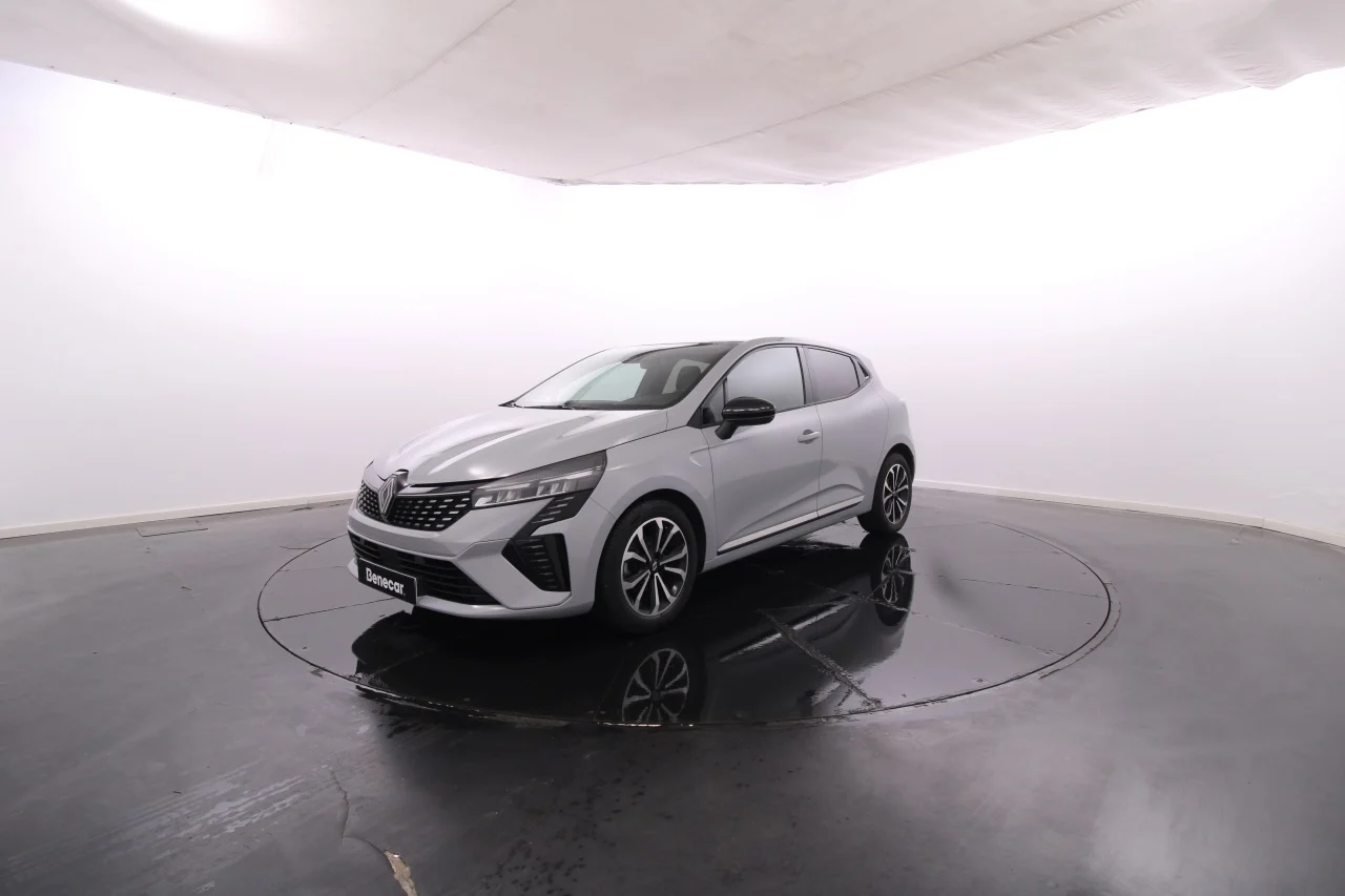 Renault Clio TCe 90 Techno / GPS / Vidros Escurecidos / Cam. Traseira / LED / JLL