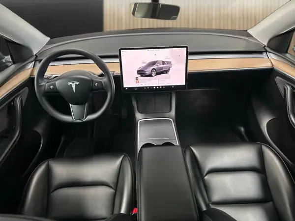 Tesla Model Y 2023 RWD