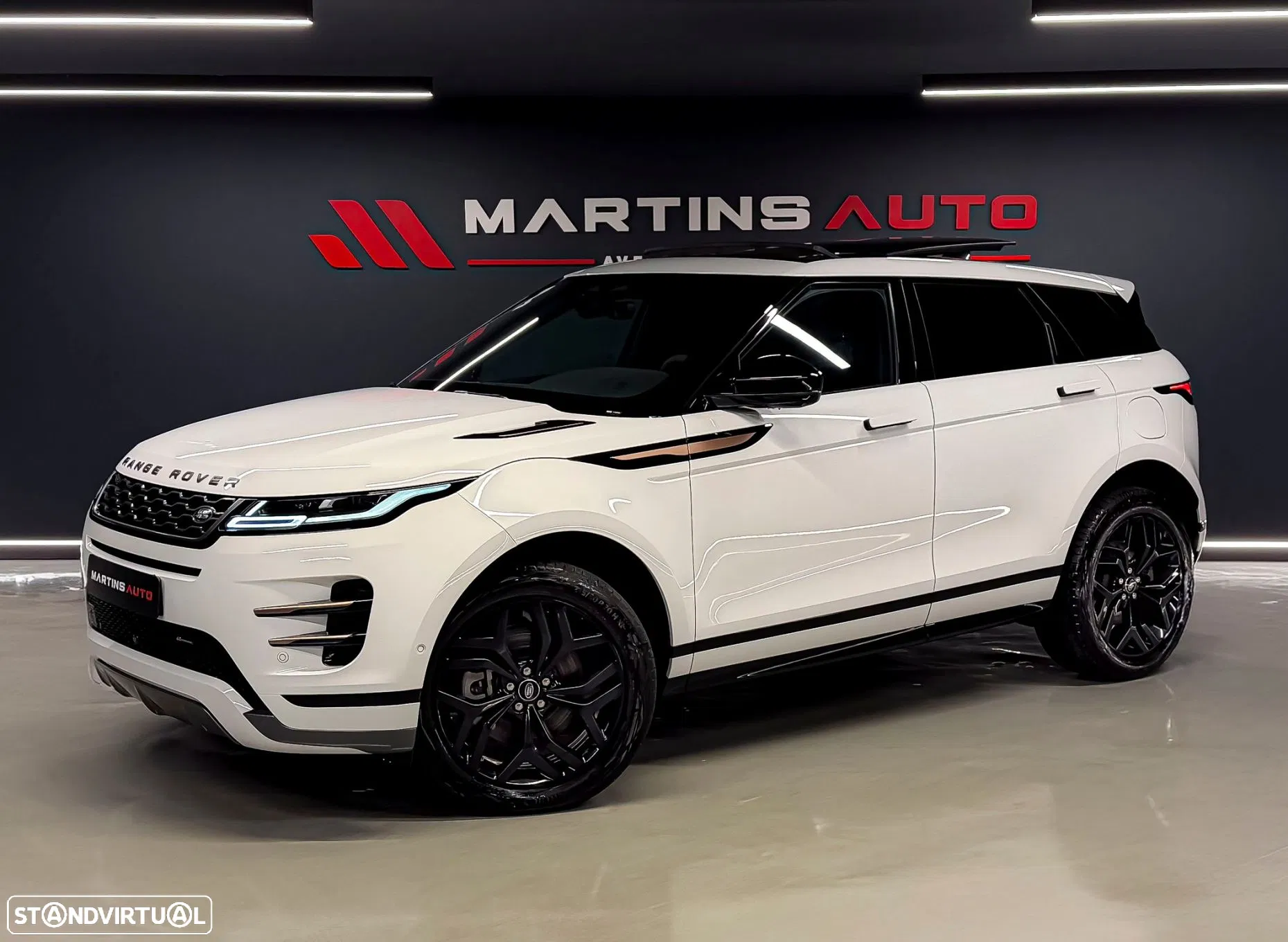 Land Rover Range Rover Evoque P300e R-Dynamic