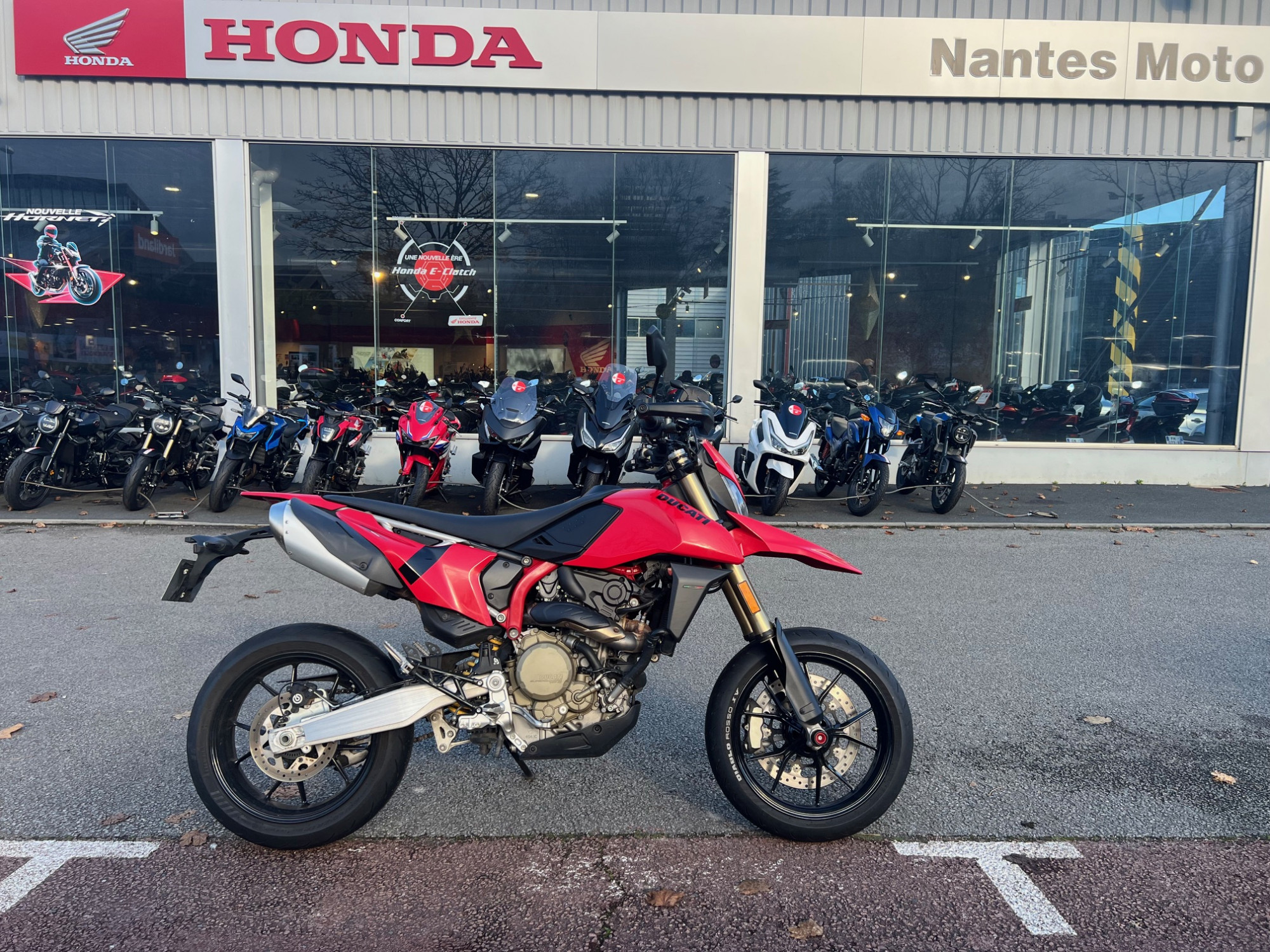 DUCATI HYPERMOTARD 698 | Village motos