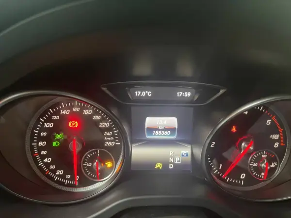 Mercedes-Benz A 200 2016 CDI 7G-DCT Urban