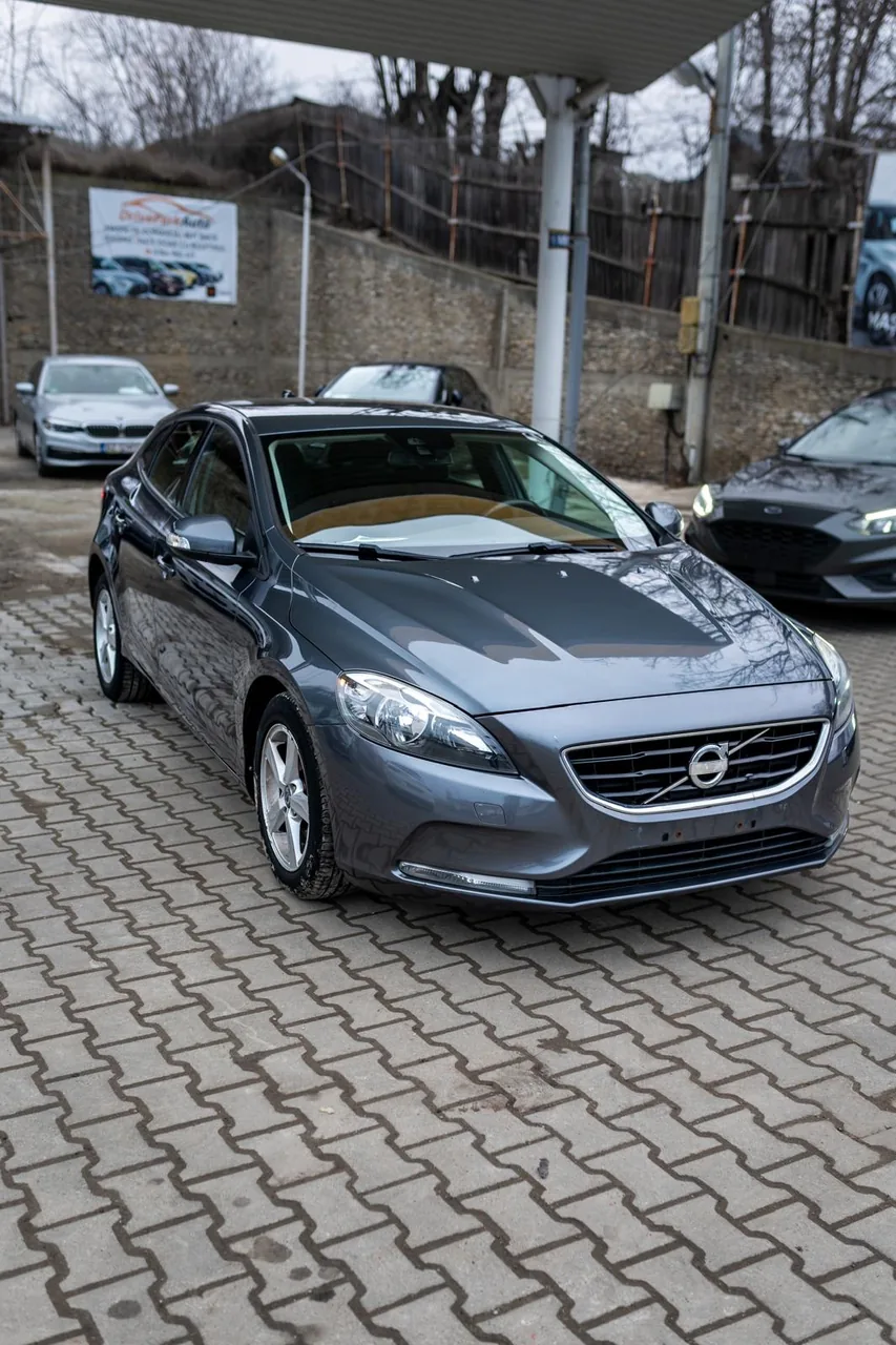 Volvo V40 2013