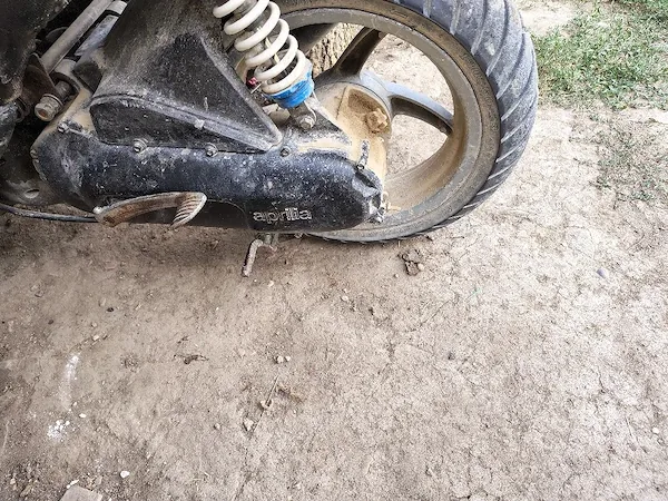 aprilia sr50 1500 de lei