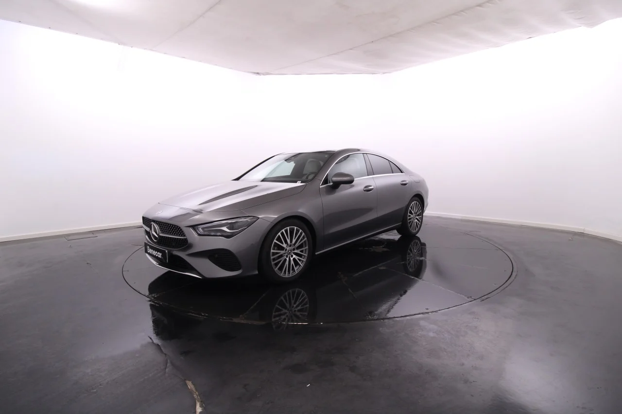 Mercedes-Benz Classe CLA - 180 d Coupé Progressive Advanced Plus Cx. Aut. / Vidros Escurecidos / Teto de Abrir Panorâmico /Estofos em Pele / JLL