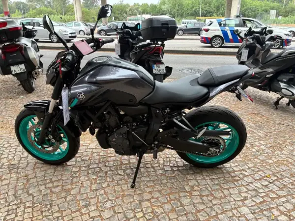Yamaha Bolt 2024 .
