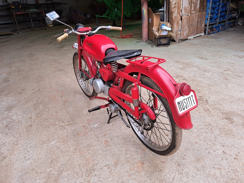 MOTO CLASICA GUZZI HISPANIA CARDELLINO 73 CC.