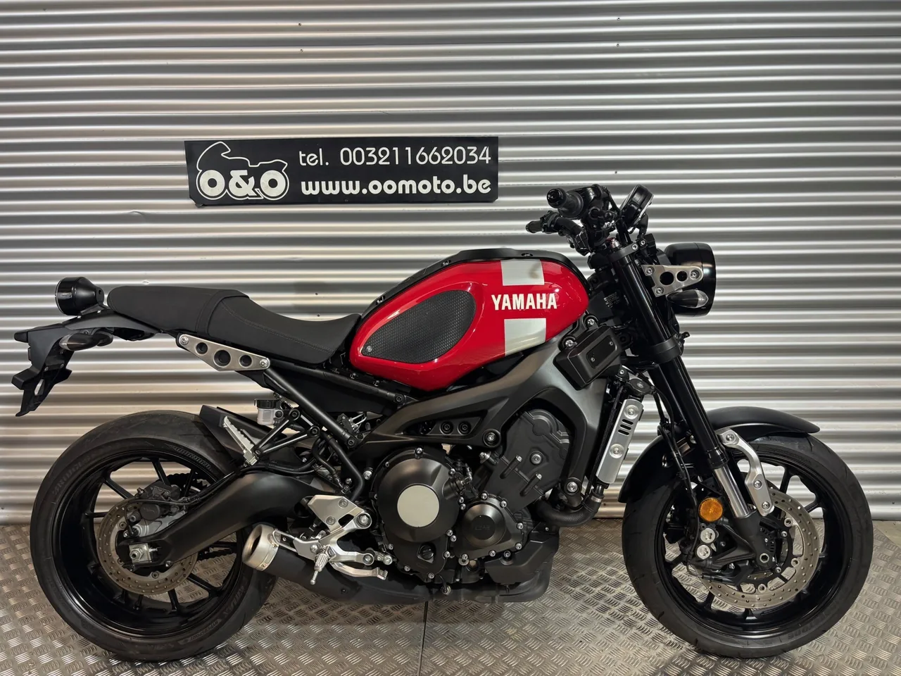 YAMAHA XSR900