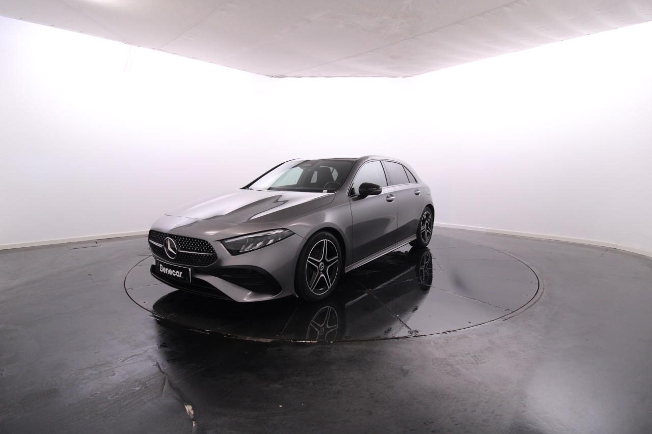 Mercedes-Benz Classe A - 180 d AMG Advanced Plus Cx. Aut. GPS / Vidros Escurecidos / Cam. Traseira / Pack Night / JLL