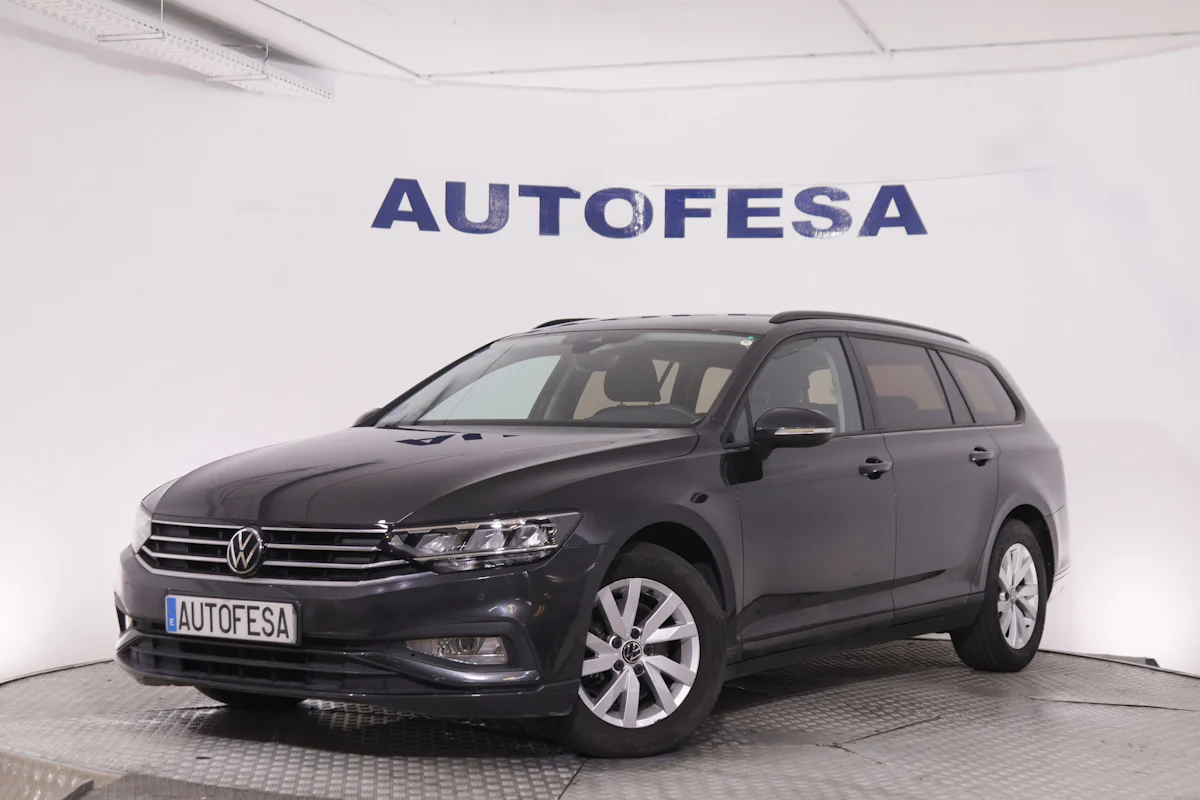 Volkswagen Passat Variant VARIANT 2.0 TDI AUTO 122CV 5P # NAVY,PARKTRONIC,