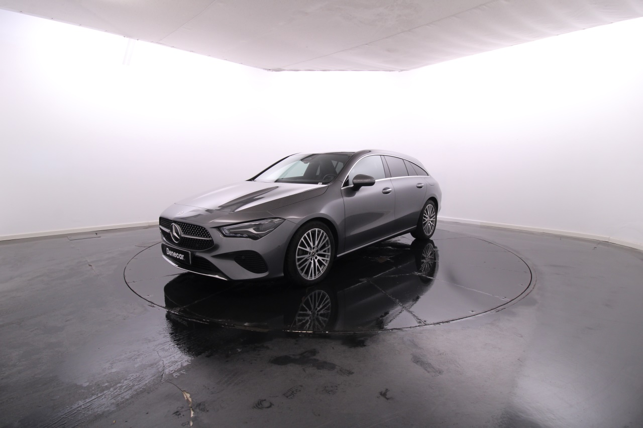 Mercedes-Benz Classe CLA - 180 d Shooting Brake Progressive Advanced Cx. Aut. / Vidros Escurecidos / Estofos em Pele / JLL