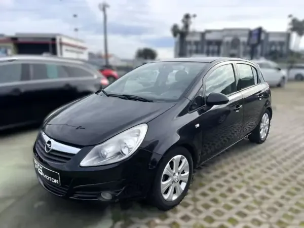 Opel Corsa 2010 .