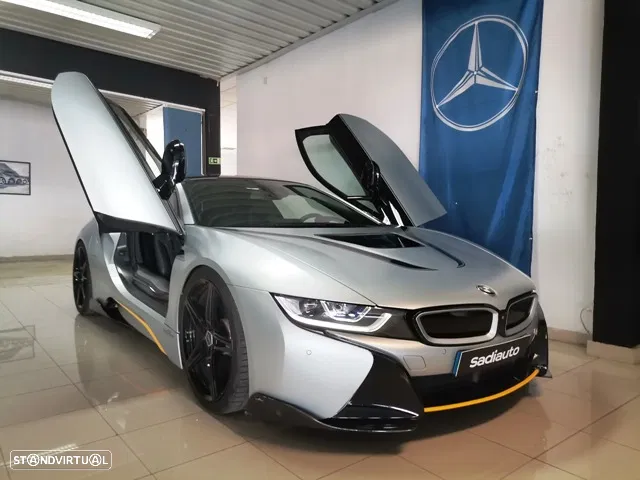 BMW i8