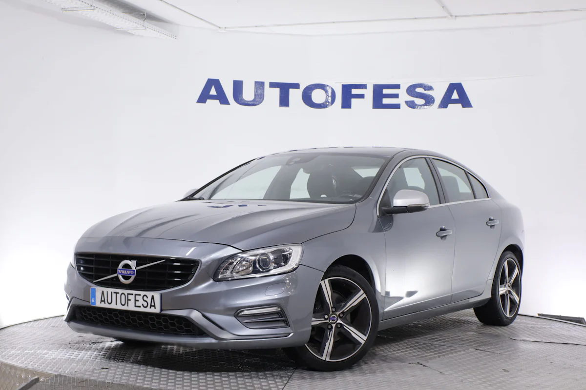 Volvo S60 2.0 D3 R-DESIGN AUTO 150CV 4P # NAVY,XENON,PARKTRONIC