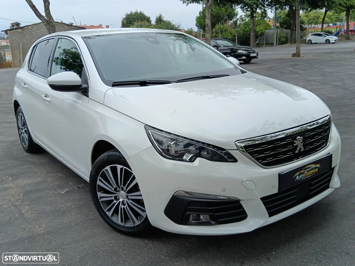 Peugeot 308 1.2 PureTech Allure EAT8