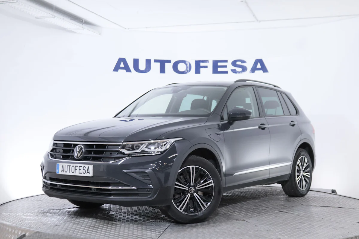 Volkswagen Tiguan 1.4 TSI E-HYBRID LIFE AUTO 245CV 5P #IVA DEDUCIBLE, NAVY, PARKTRONIC