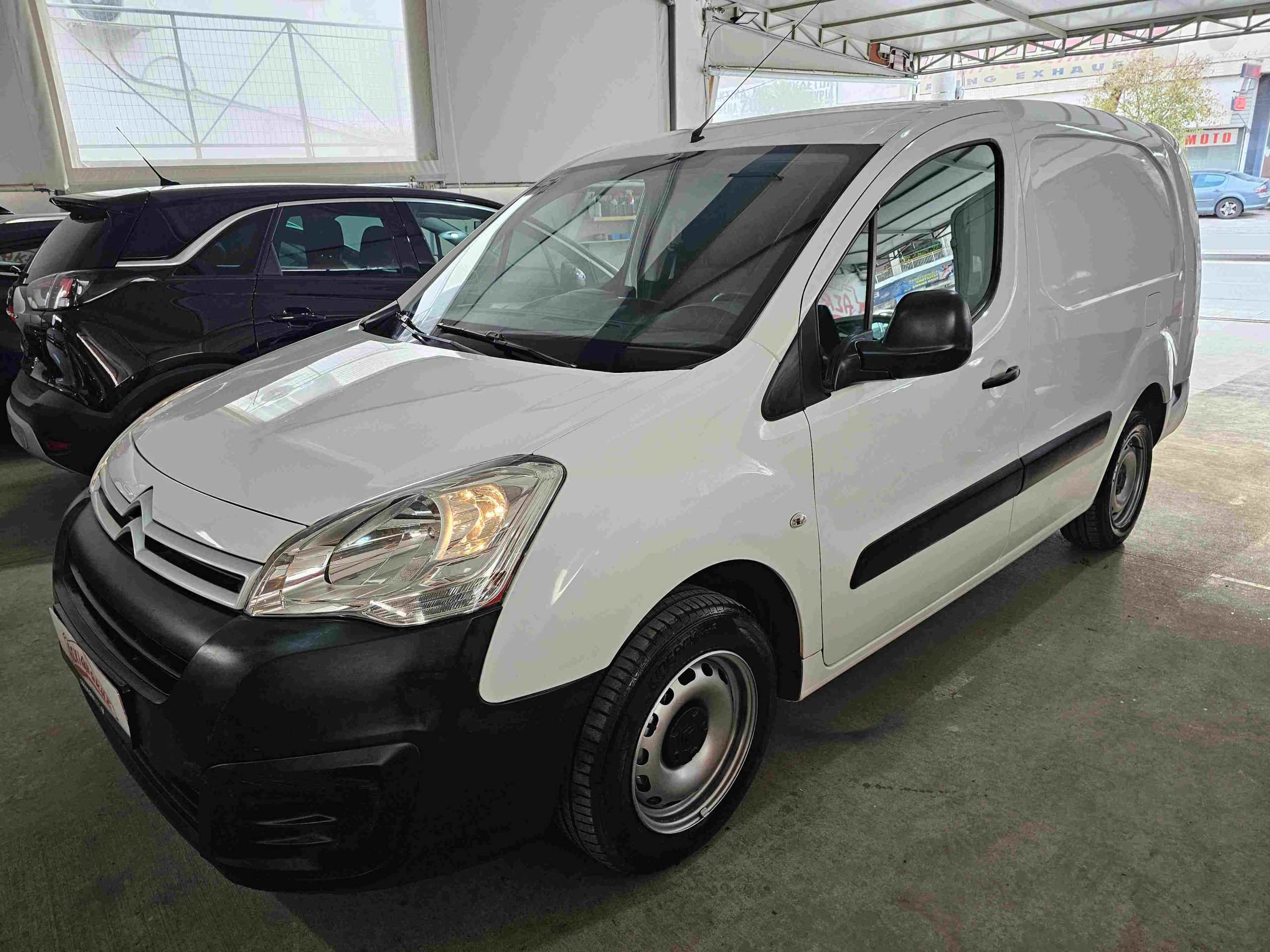 Citroen Berlingo '19 1.6 Diesel 100hp - 3θέσιο - XL