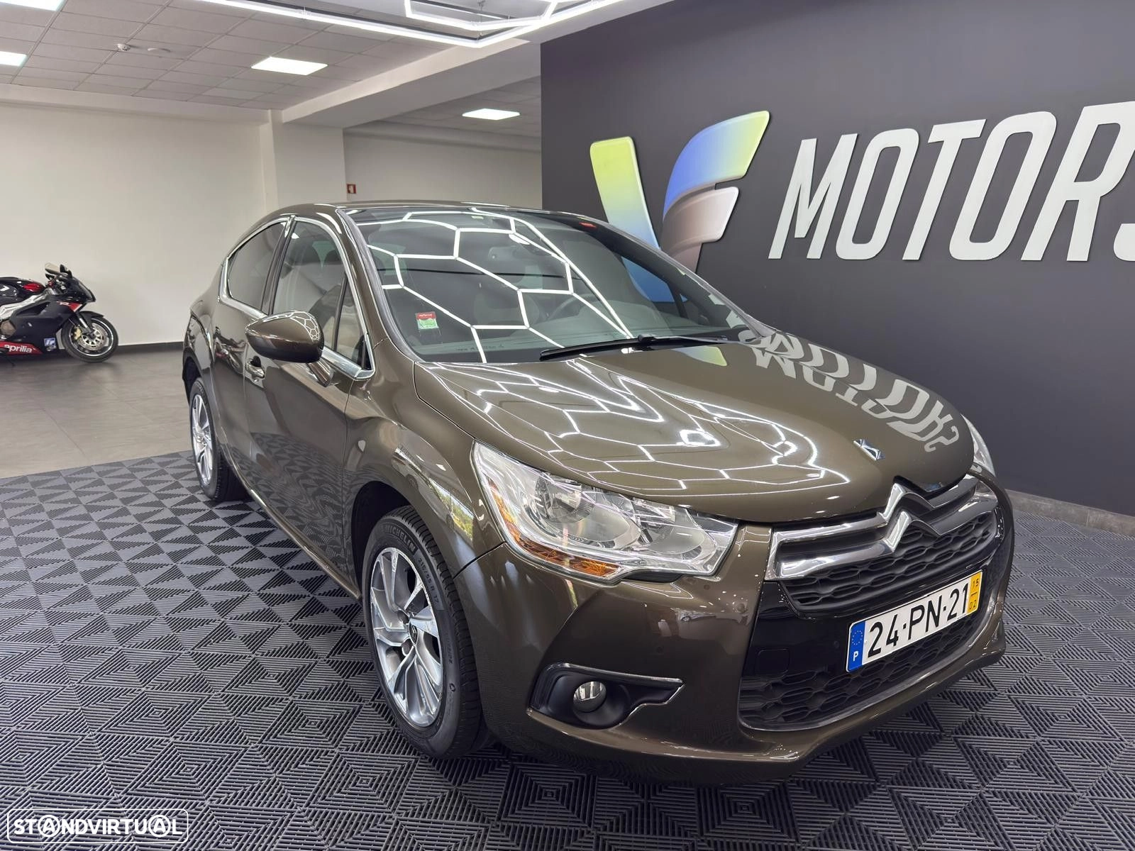 Citroën DS4 1.6 BlueHDi So Chic EAT6 J18