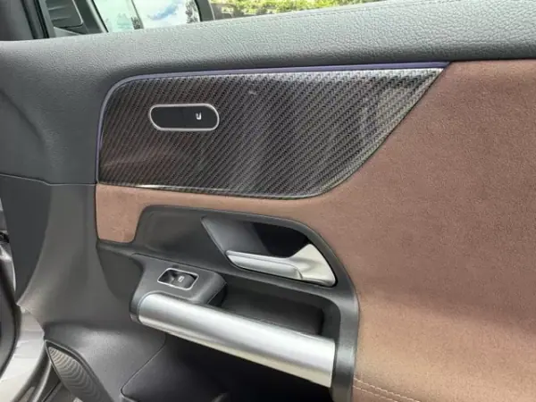 Mercedes-Benz GLA 180 2024 D AMG