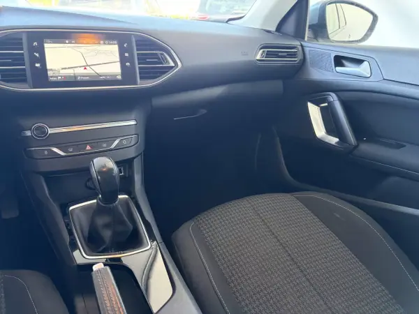 Peugeot 308 2017 1.6 Blue-HDi Allure