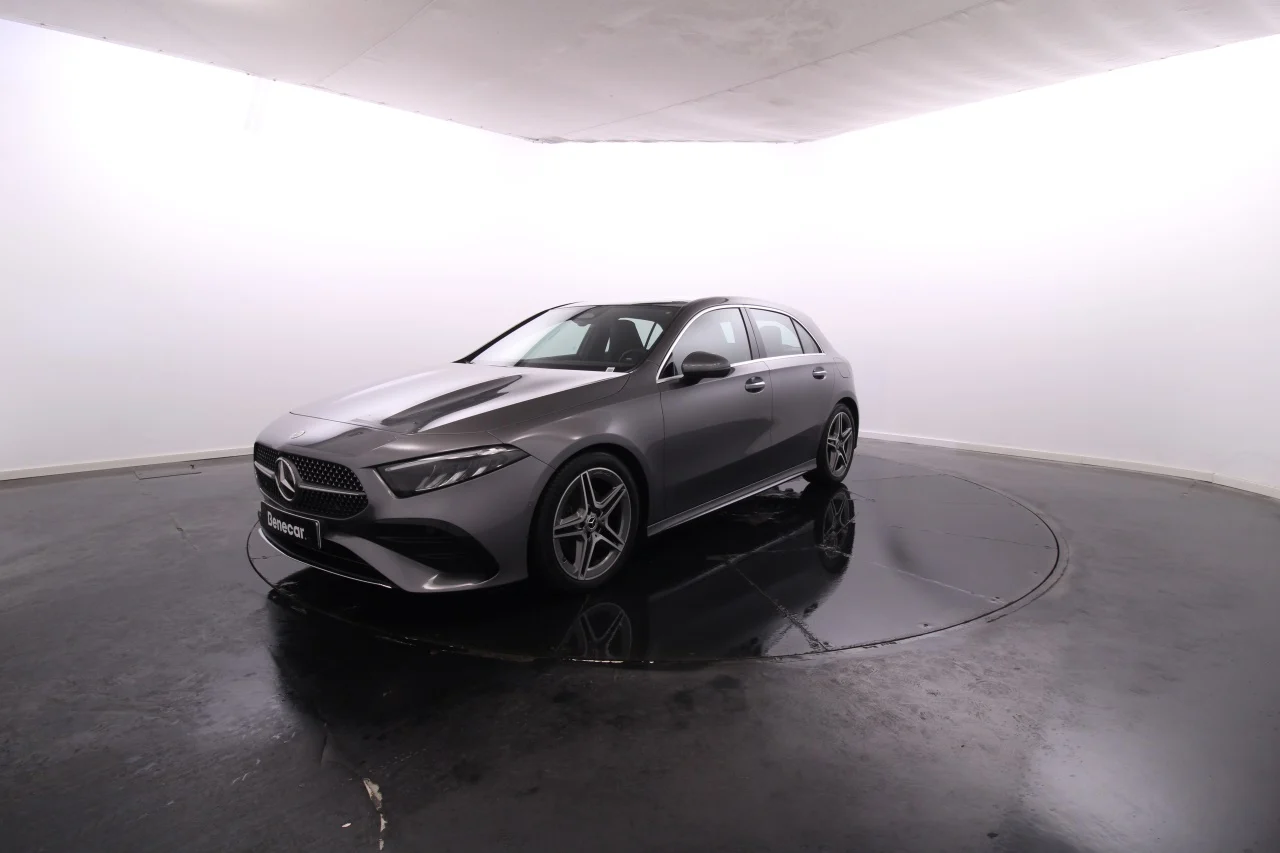 Mercedes-Benz Classe A - 180 d AMG Advanced Plus Cx. Aut. GPS / Cam. Traseira / Teto de Abrir Panorâmico / Pack Premium / JLL